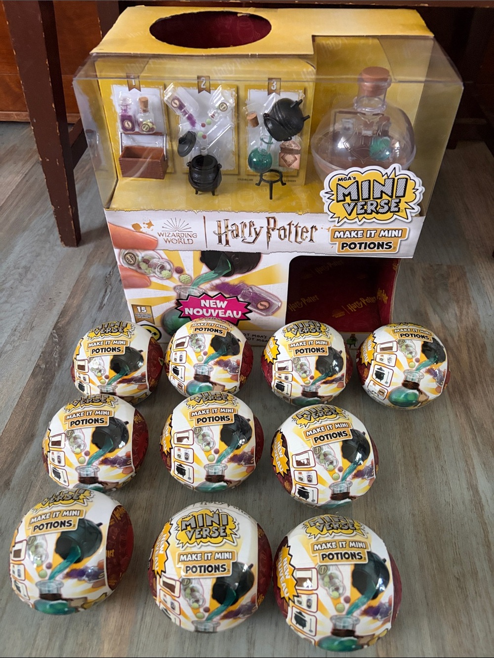 New Harry Potter mini verse display and 10 capsules